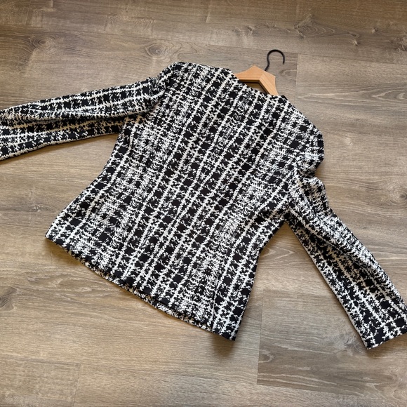 Jones Studio Monochrome Tweed Blazer – Size 12 – Excellent Condition - Picture 8 of 9